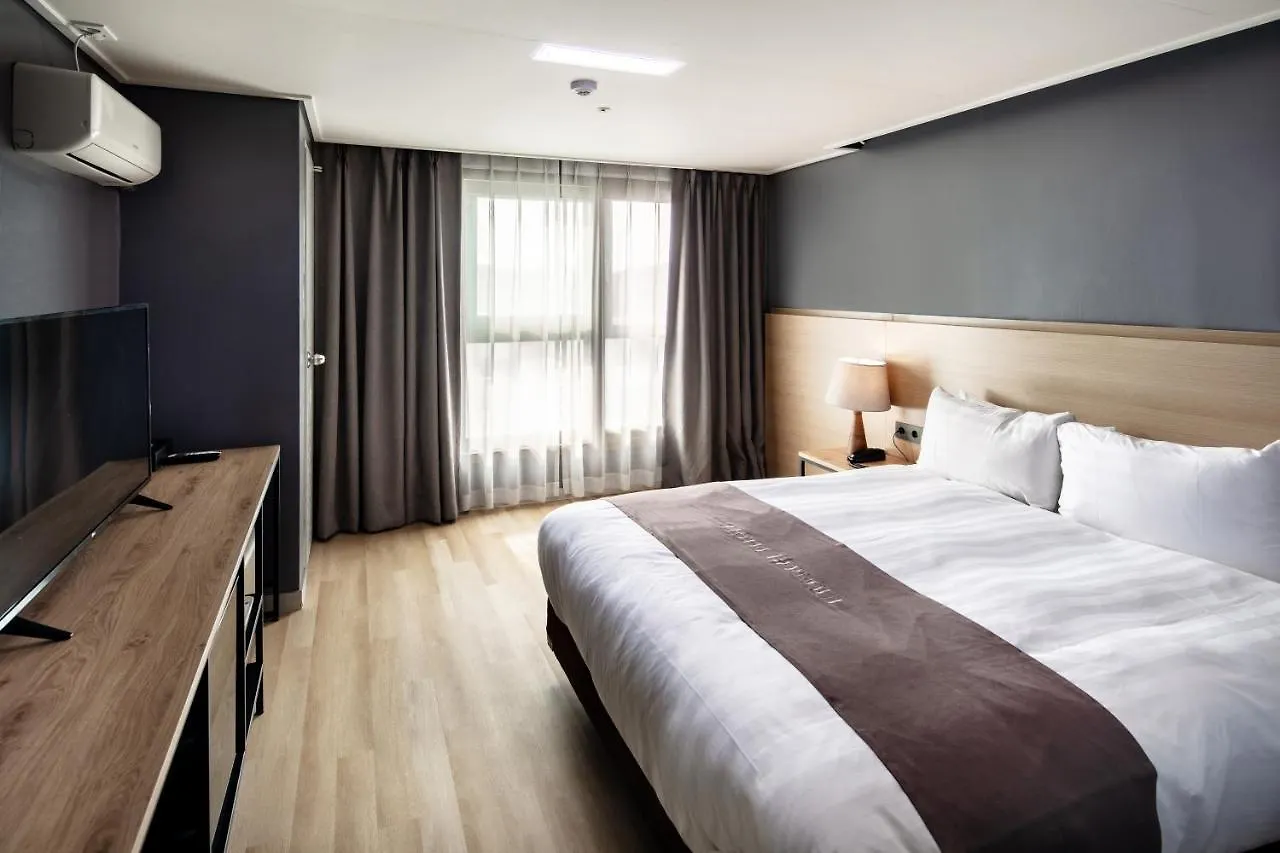 Hotel Bernoui Seoul 4*,